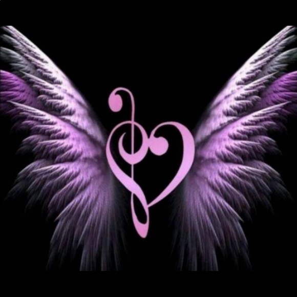 Meet your Posher, Christine 🇨🇦 💕 - Picture 9 of 17